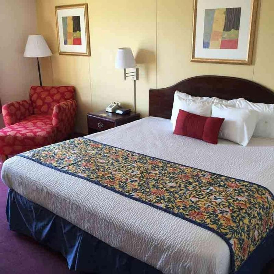 Astoria Hotel Danville West Exteriér fotografie