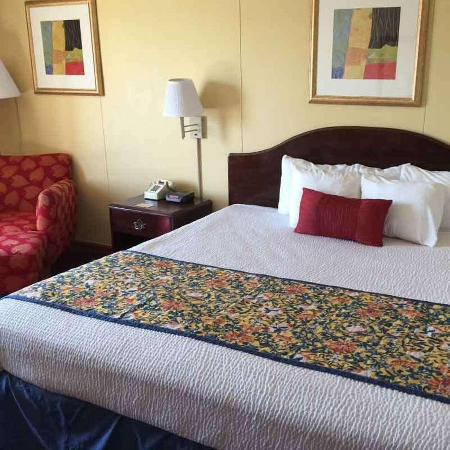 Astoria Hotel Danville West Exteriér fotografie