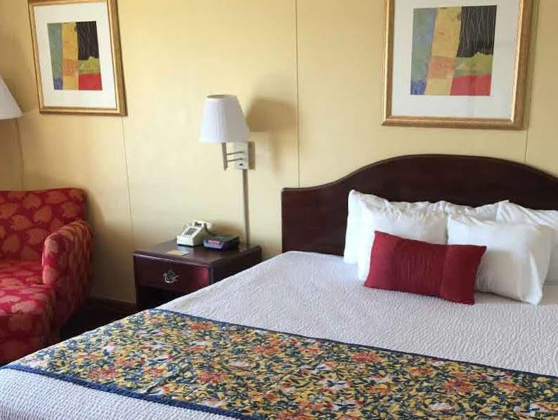 Astoria Hotel Danville West Exteriér fotografie